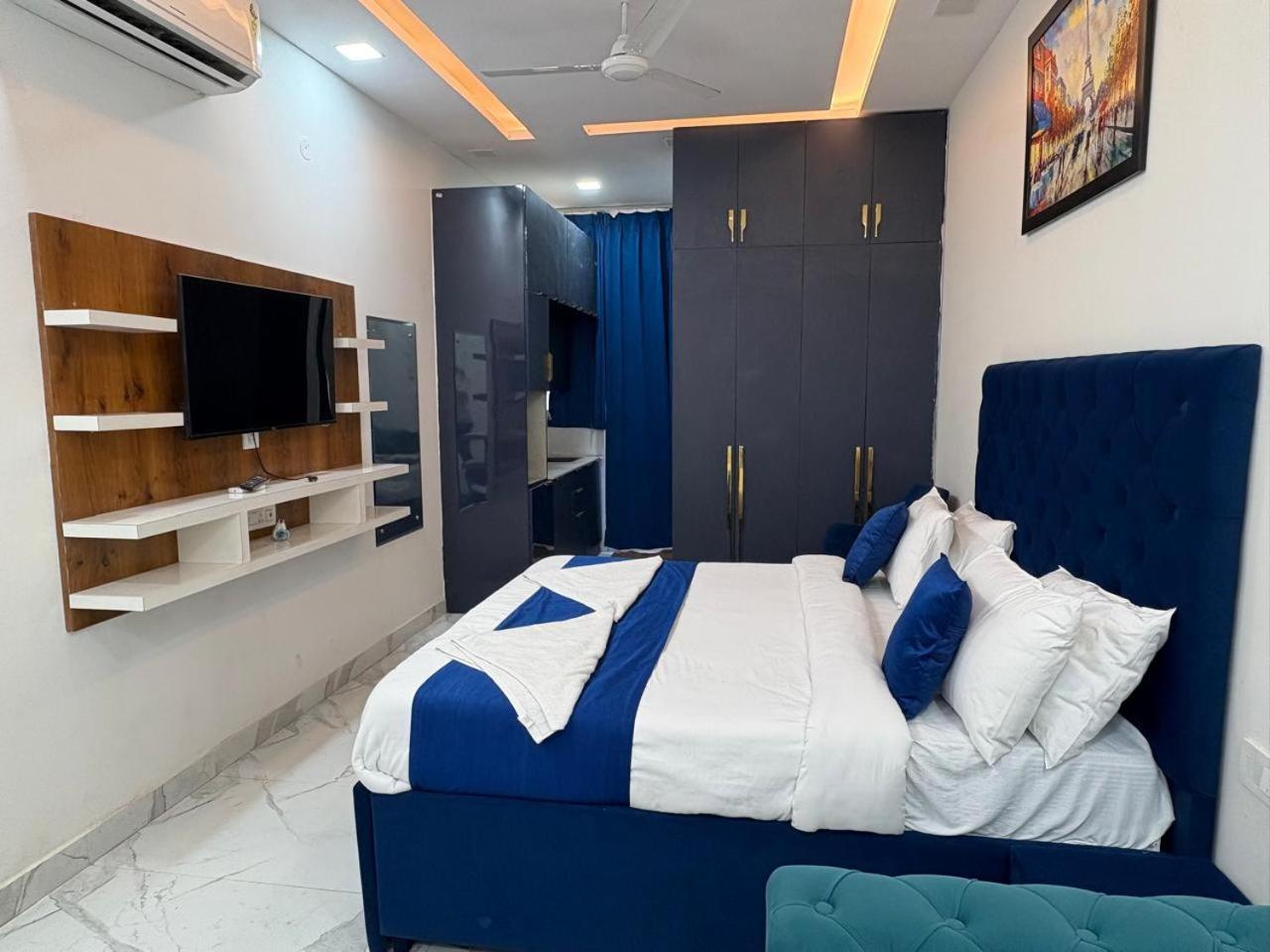 Pacific Inn Eco Central Gurgaon Exterior photo
