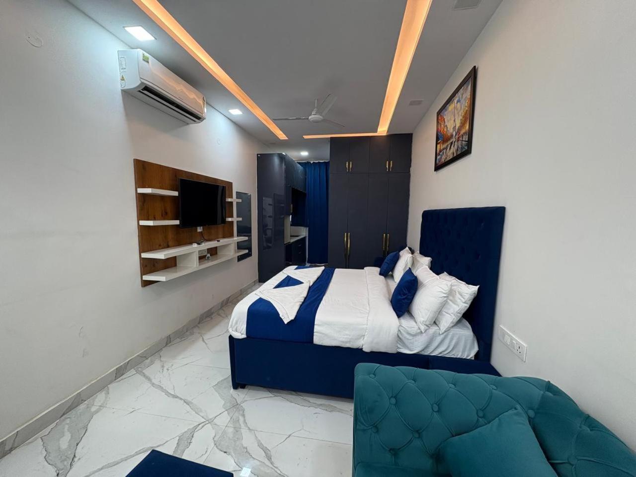 Pacific Inn Eco Central Gurgaon Exterior photo