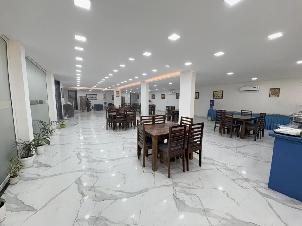 Pacific Inn Eco Central Gurgaon Exterior photo