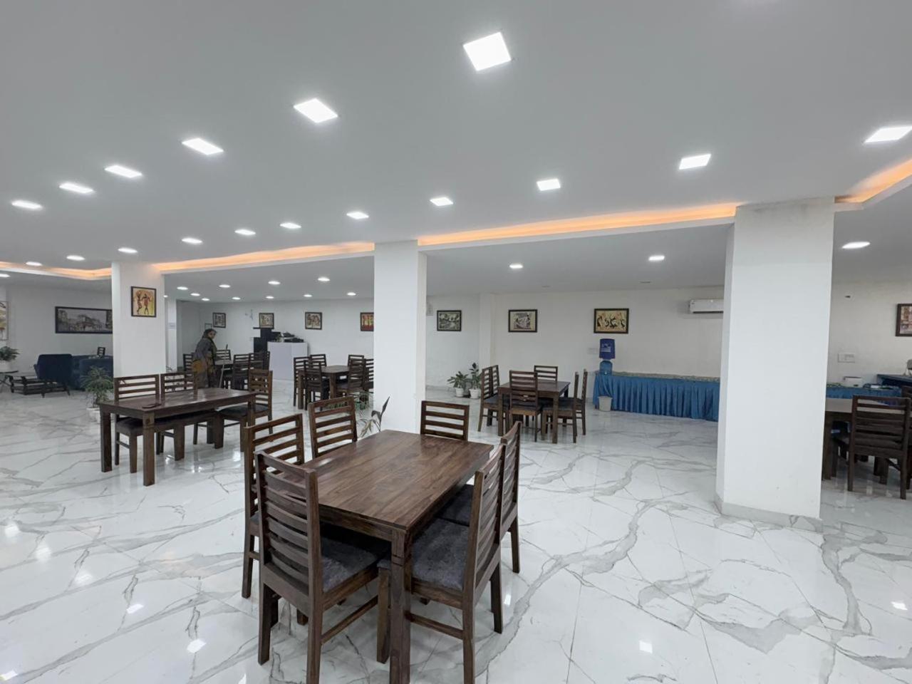 Pacific Inn Eco Central Gurgaon Exterior photo