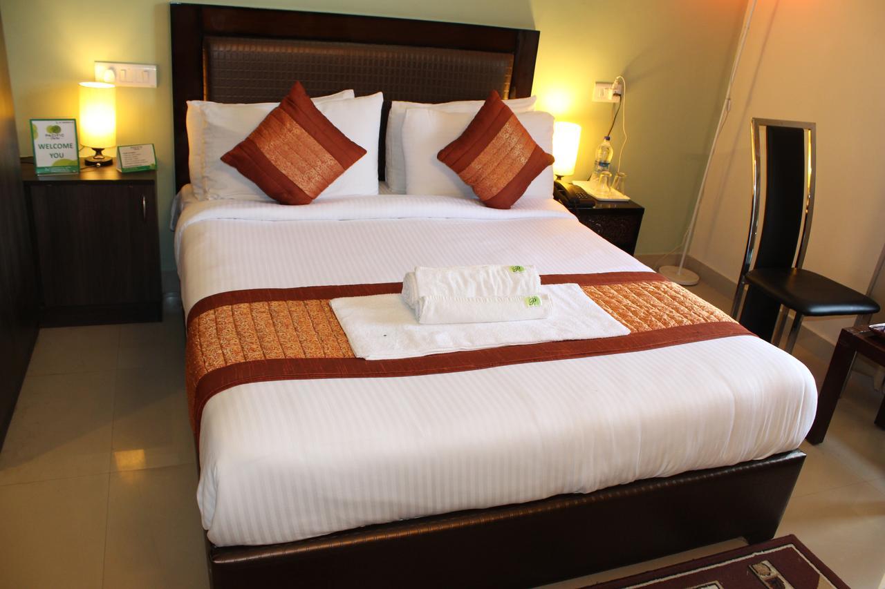 Pacific Inn Eco Central Gurgaon Exterior photo